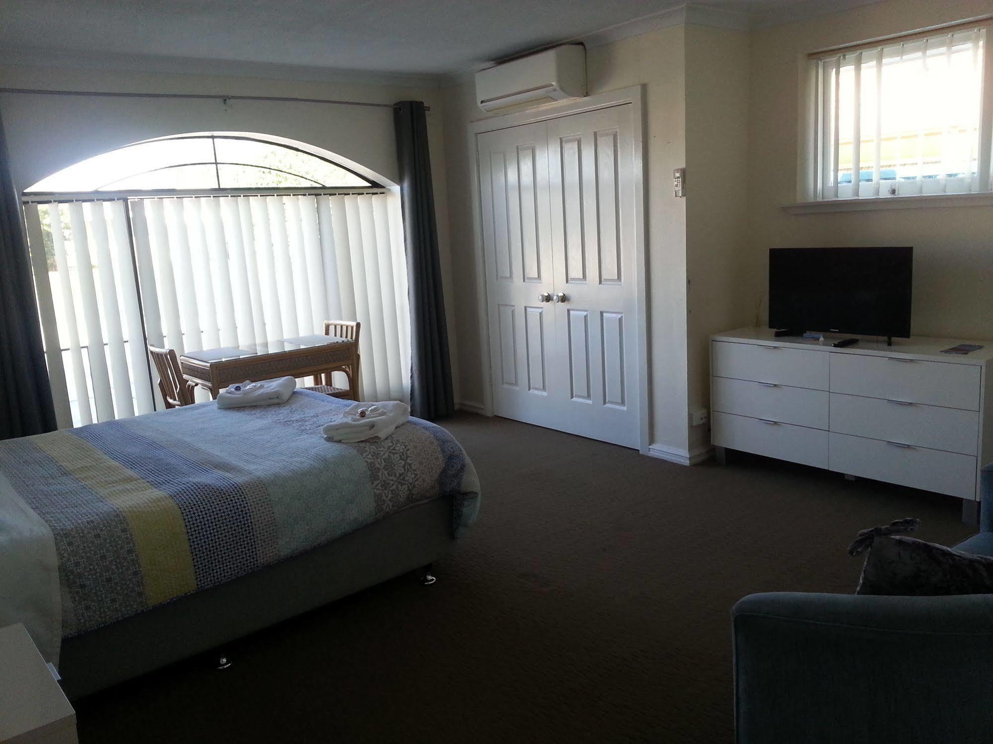 Palm Beach Guest House Rockingham Εξωτερικό φωτογραφία